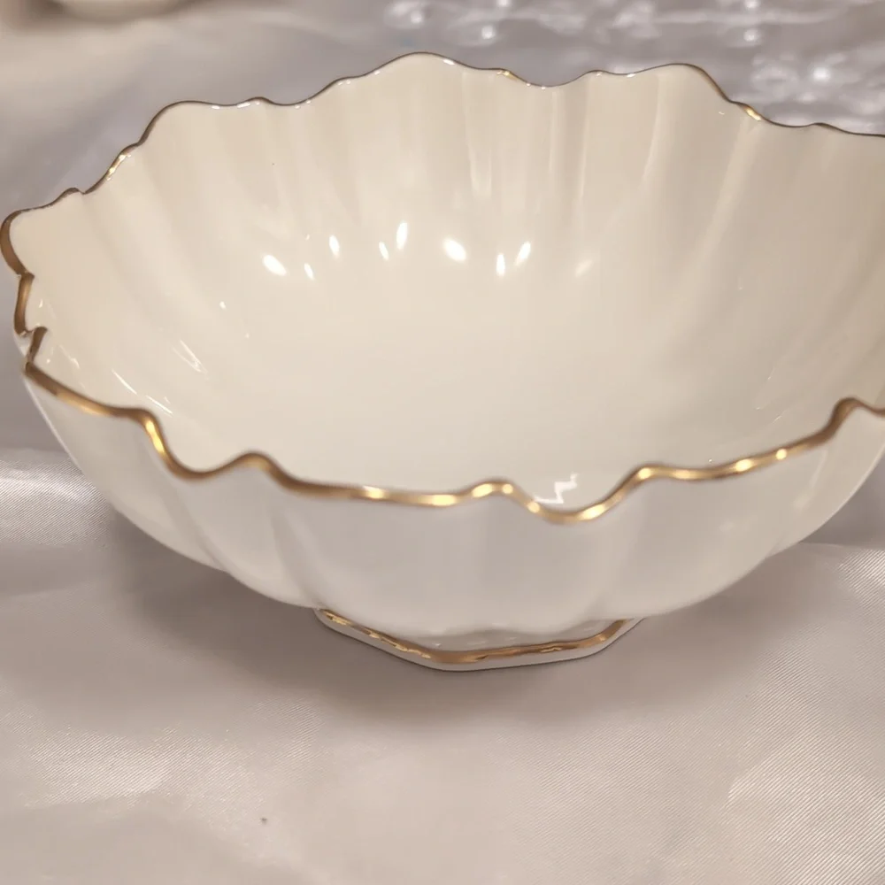 LENOX China Candy Nut Dish Gold Trim 5.75” Footed - Picture 2 of 4